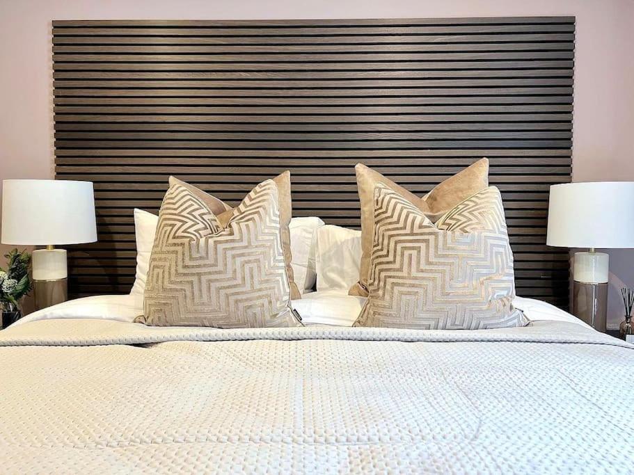 Fabulous Large In Great Location Bath