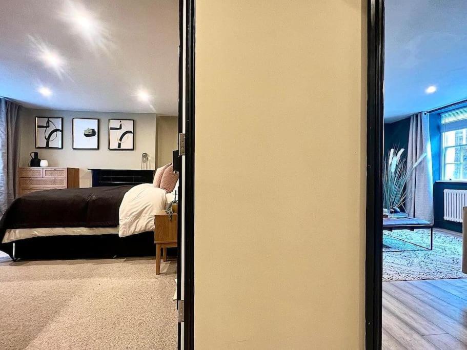 Fabulous Large In Great Location