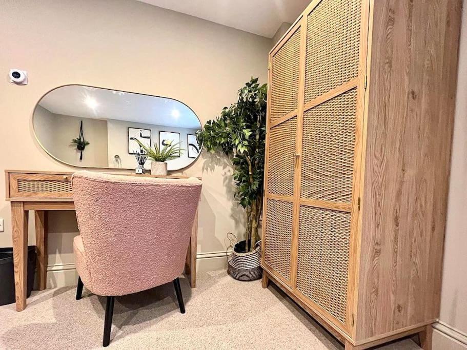 Fabulous Large In Great Location *
